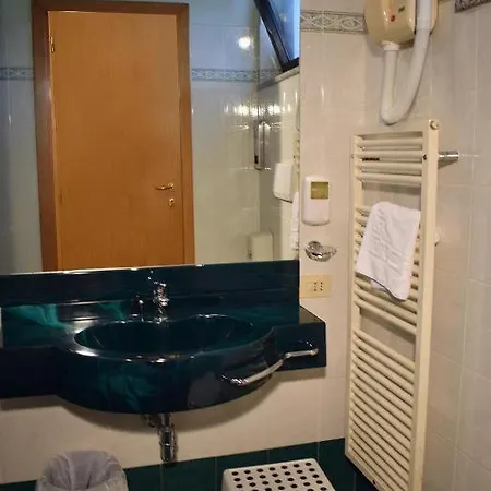 Baffo Rosso Hotel 3*