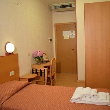 Hotell Baffo Rosso 3*