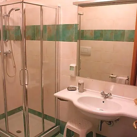 Hotel Baffo Rosso Alba Adriatica