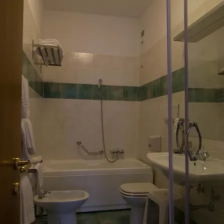 Hotel Baffo Rosso Alba Adriatica