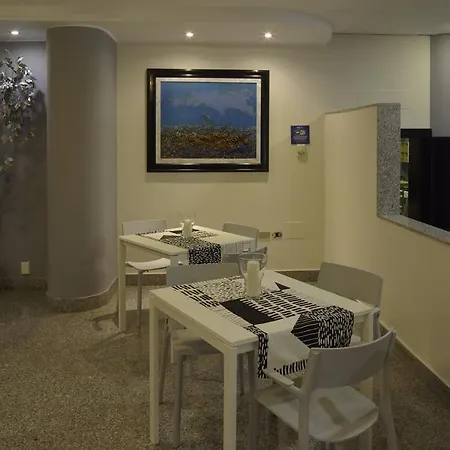 Hotel Baffo Rosso Alba Adriatica