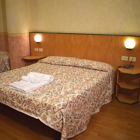 Baffo Rosso Hotell 3*