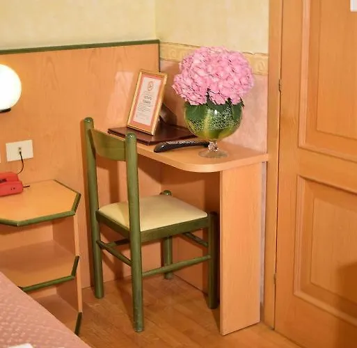 Baffo Rosso فندق ألبا أدرياتيكا