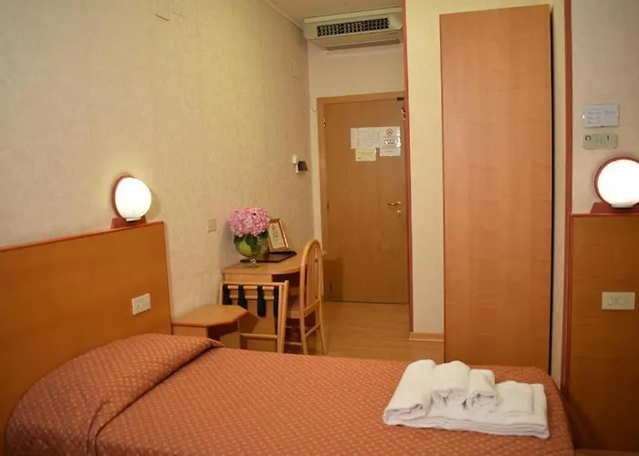 מלון Baffo Rosso 3*