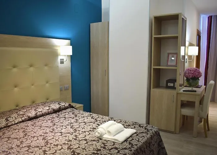 Baffo Rosso מלון 3*