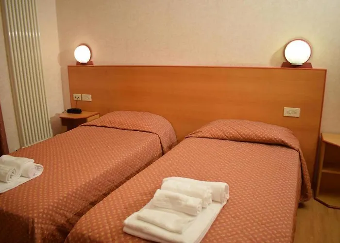 Baffo Rosso فندق 3*