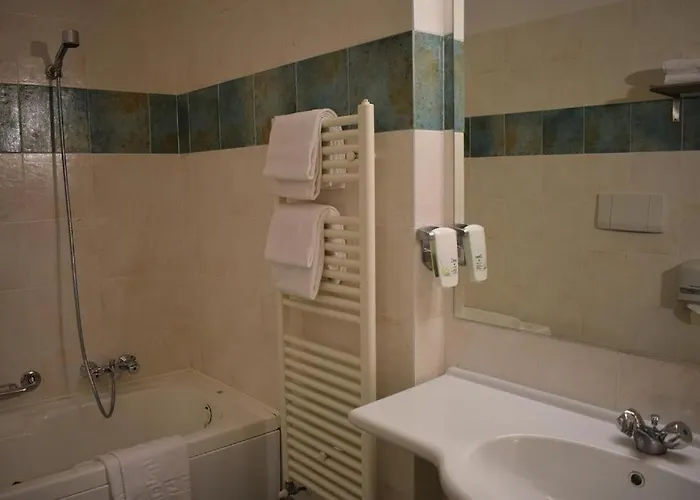 Baffo Rosso 3* ألبا أدرياتيكا