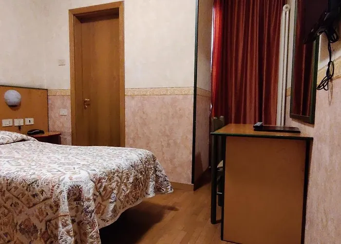 Baffo Rosso 3* אלבה אדריאטיקה