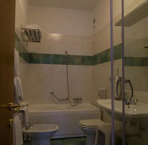 فندق Baffo Rosso ألبا أدرياتيكا