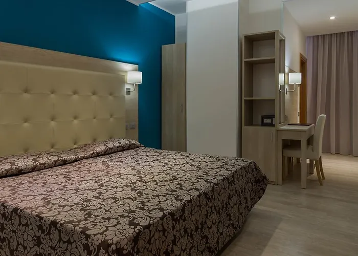 Baffo Rosso מלון 3*