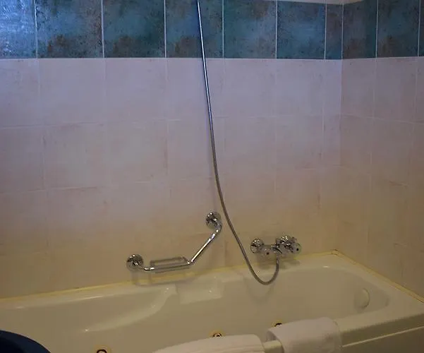 Baffo Rosso מלון 3*