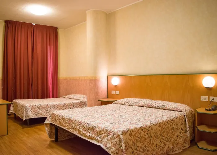 Baffo Rosso فندق ألبا أدرياتيكا